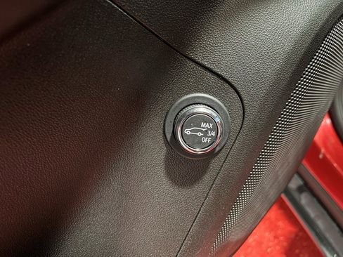 Certified 2023 GMC Acadia SLE w/ Driver Convenience Package image 25