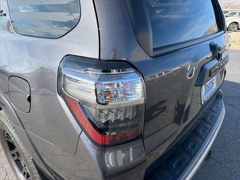 Used 2023 Toyota 4Runner TRD Off-Road Premium w/ Moonroof Package AWD/4WD image 25