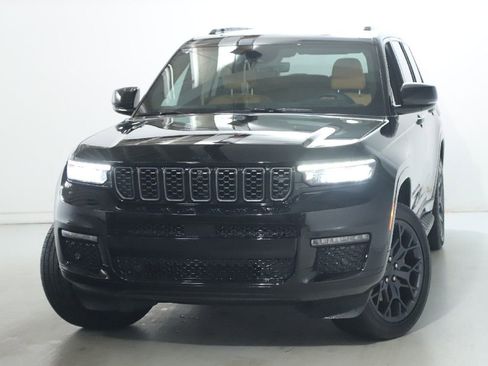 Used 2025 Jeep Grand Cherokee L Summit w/ Advanced Protech Group IV AWD/4WD image 3
