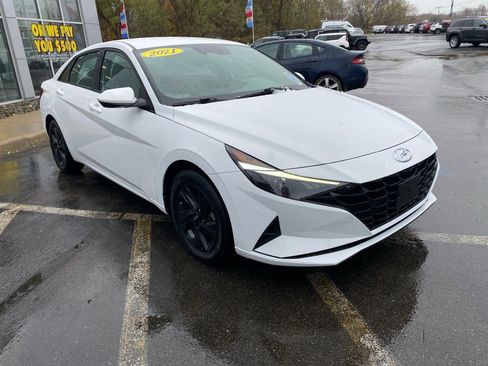 Used 2021 Hyundai Elantra Blue image 7