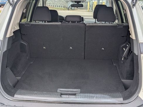 Used 2023 Nissan Rogue SV image 12