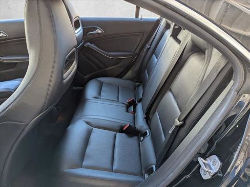 Used 2014 Mercedes-Benz CLA 250 image 18