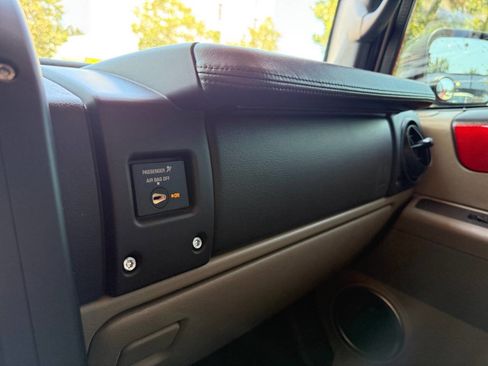 Used 2005 HUMMER H2 image 46