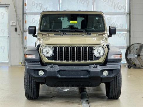 Used 2025 Jeep Wrangler Unlimited Sport AWD/4WD image 2