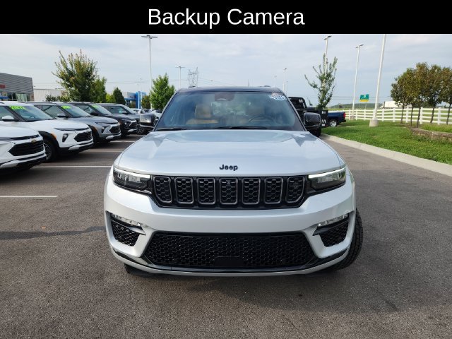 Used 2025 Jeep Grand Cherokee Summit AWD/4WD image 2
