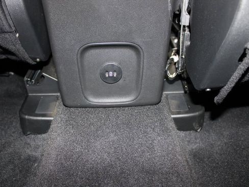 Used 2025 Ford Escape Active AWD/4WD image 28