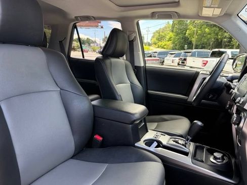 Used 2020 Toyota 4Runner SR5 Premium w/ Moonroof Package AWD/4WD image 96