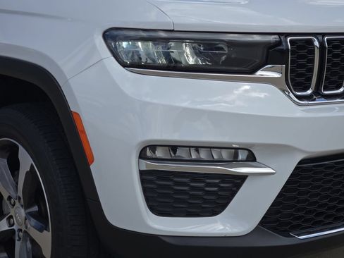 Used 2024 Jeep Grand Cherokee Limited AWD/4WD image 29