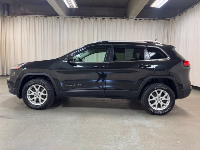 Used 2015 Jeep Cherokee Latitude w/ Cold Weather Group AWD/4WD image 8