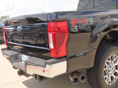 Used 2022 Ford F250 Lariat w/ Lariat Ultimate Package AWD/4WD image 12