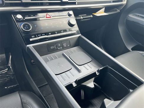 Used 2025 Hyundai Santa Fe SEL image 15