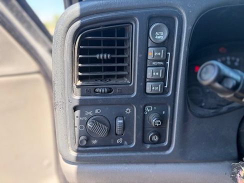 Used 2005 Chevrolet Tahoe LT w/ LT Preferred Equipment Group AWD/4WD image 19