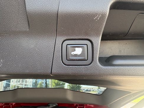 Used 2018 GMC Acadia SLE FWD image 28