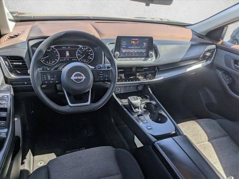 Used 2023 Nissan Rogue SV FWD image 15