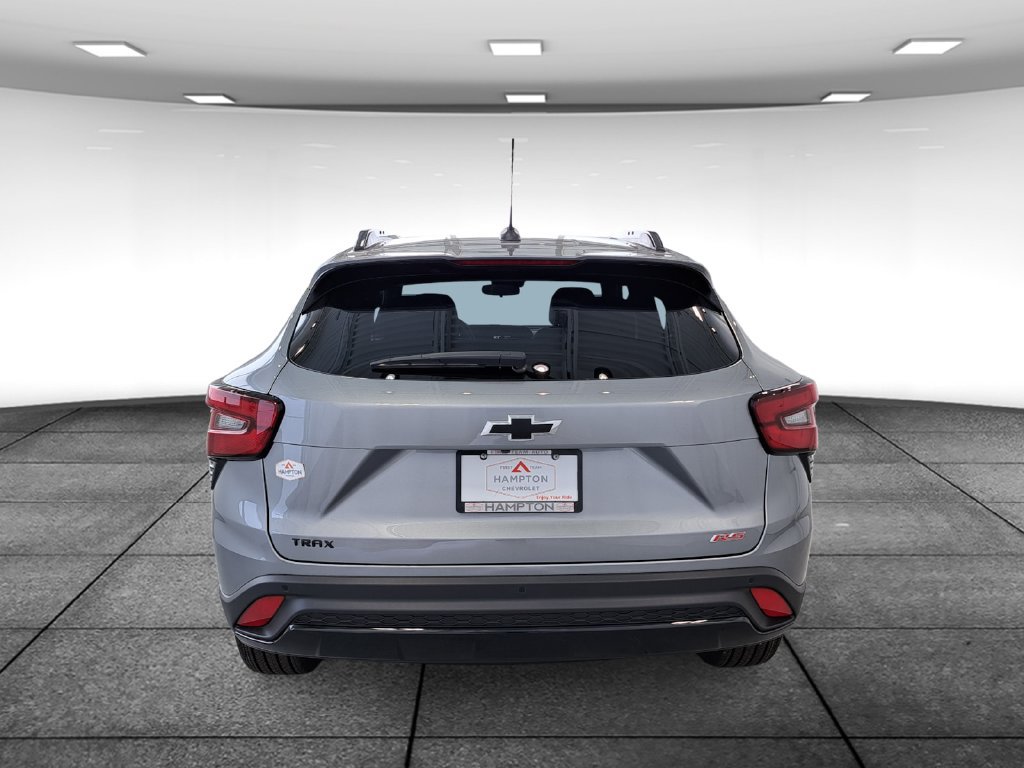 New 2026 Chevrolet Trax RS w/ Sunroof Package FWD image 5