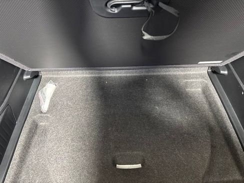 Used 2019 Jeep Cherokee Limited AWD/4WD image 13