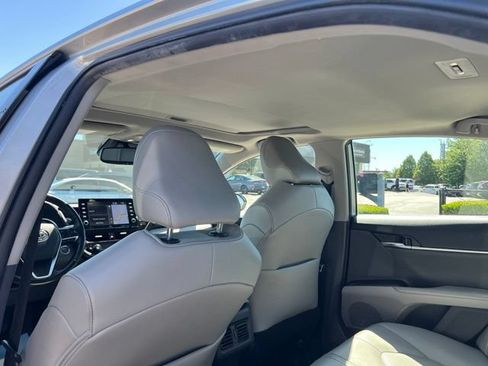 Used 2022 Toyota Camry XLE w/ Navigation Upgrade Package FWD image 11
