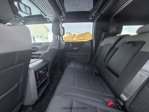 Used 2025 GMC Hummer EV 2X image 44