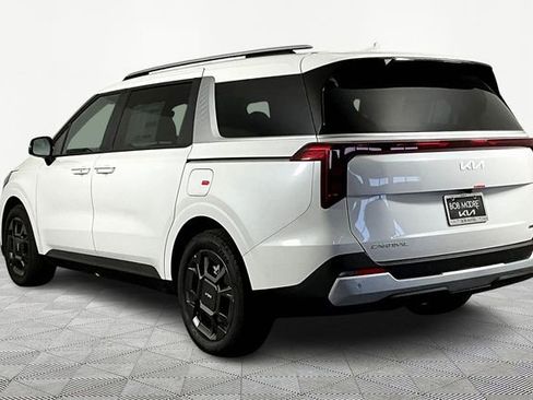 New 2026 Kia Carnival EX FWD image 4