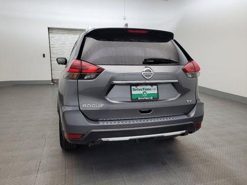 Used 2018 Nissan Rogue SV w/ Premium Package FWD image 6