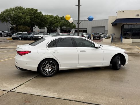 Used 2024 Mercedes-Benz C 300 Sedan image 4