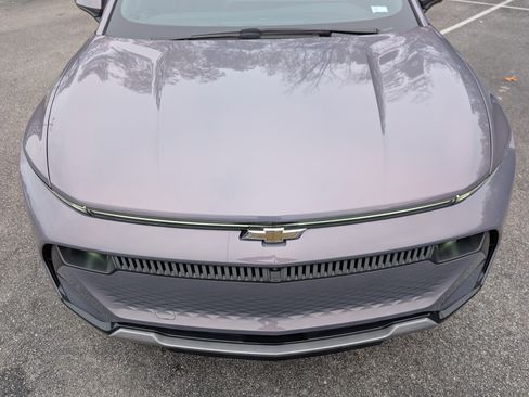 Used 2025 Chevrolet Equinox EV LT w/ Convenience Package image 12