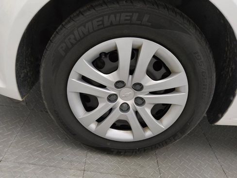 Used 2020 Chevrolet Sonic LT image 31