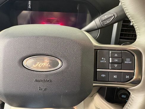 Certified 2026 Ford F350 Platinum w/ Platinum Plus Package image 24