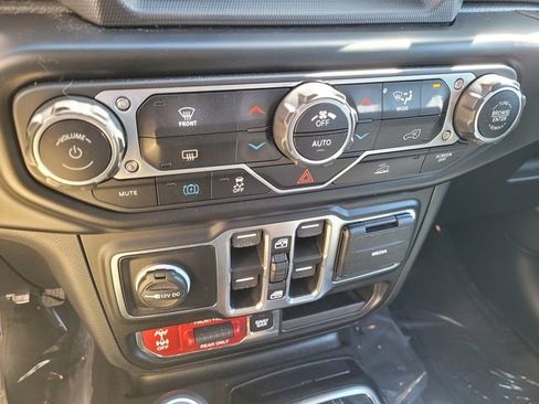 Used 2023 Jeep Wrangler Unlimited Rubicon 4xe AWD/4WD image 16