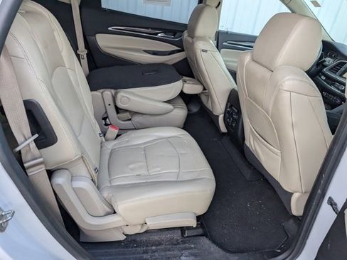 Used 2018 Buick Enclave Premium image 20