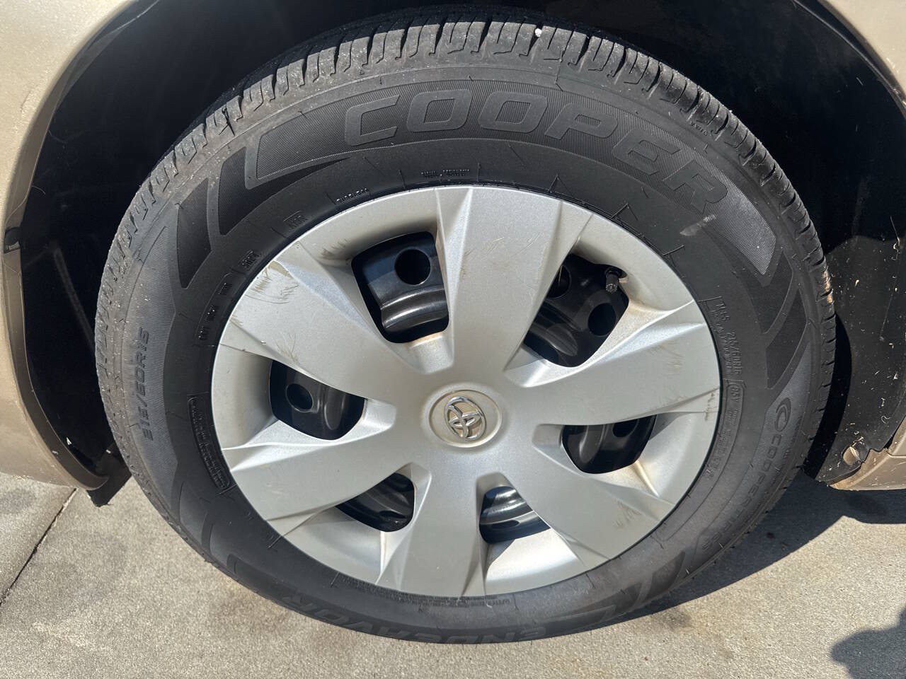 Used 2009 Toyota Camry LE FWD image 22
