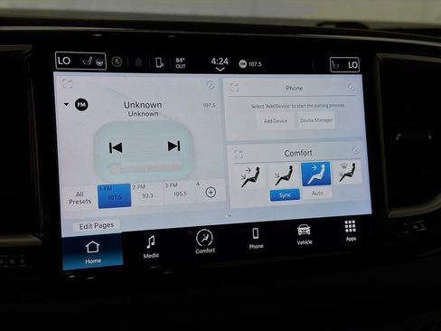 Used 2023 Chrysler Pacifica Touring-L FWD image 33