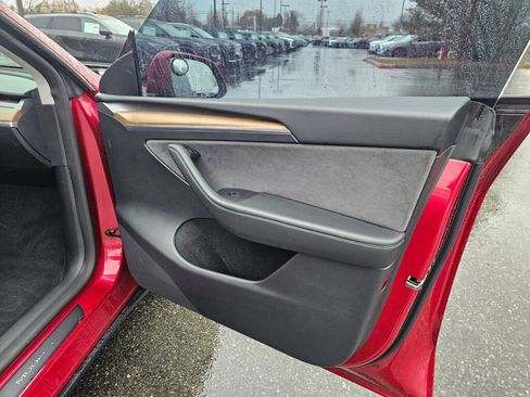 Used 2024 Tesla Model Y Long Range image 10