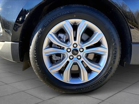 Used 2023 Ford Edge Titanium image 10