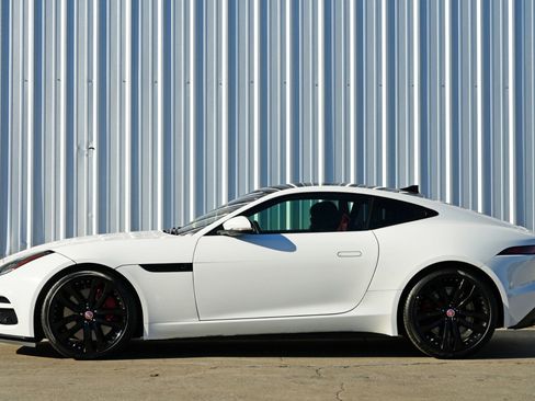 Used 2020 Jaguar F-TYPE R image 8