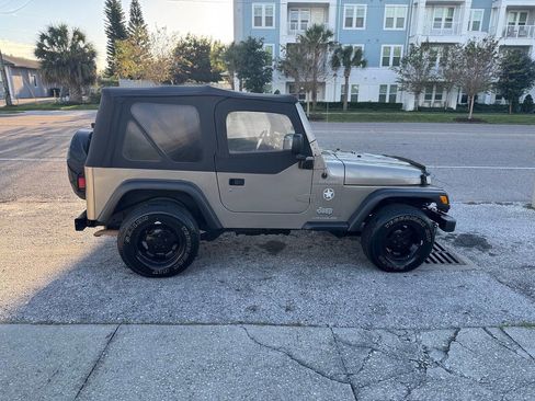 Used 2004 Jeep Wrangler SE image 9