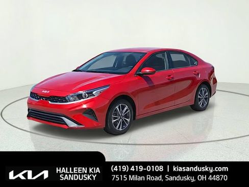 Certified 2024 Kia Forte LXS FWD image 1