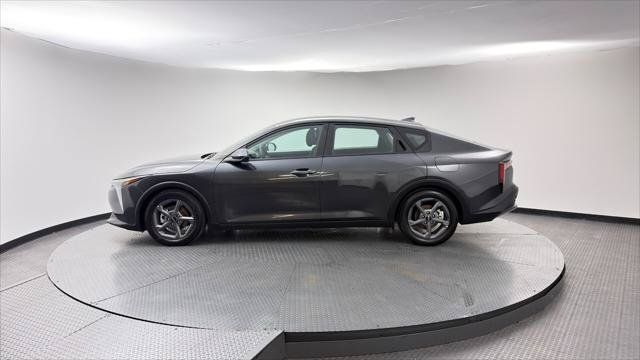 Used 2025 Kia K4 FWD image 3