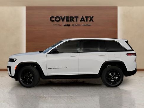 New 2026 Jeep Grand Cherokee Altitude image 2
