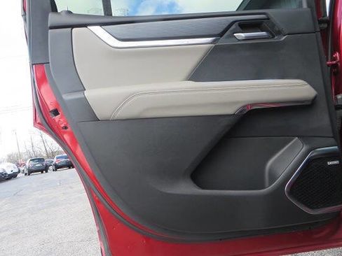 Used 2024 GMC Acadia Elevation image 38