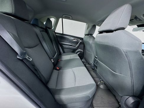 Used 2025 Toyota RAV4 XLE AWD/4WD image 27