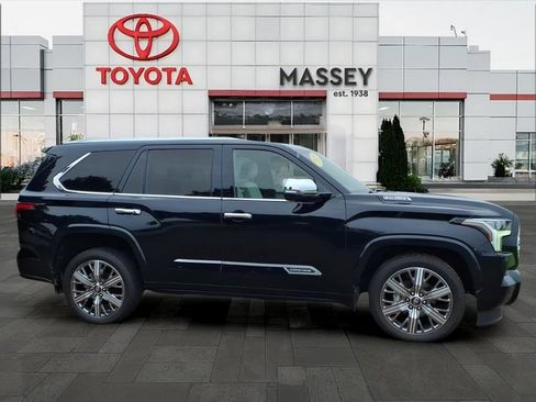 Used 2025 Toyota Sequoia Capstone AWD/4WD image 2