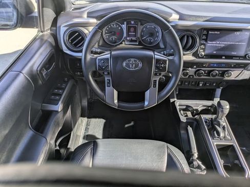 Used 2022 Toyota Tacoma Limited image 12