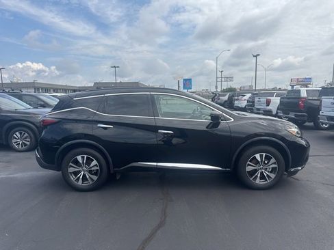 Used 2023 Nissan Murano SV image 2