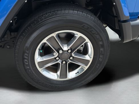 Used 2022 Jeep Wrangler Unlimited Sahara AWD/4WD image 30