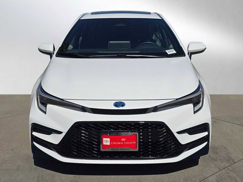 Certified 2025 Toyota Corolla SE w/ SE Premium Package FWD image 8