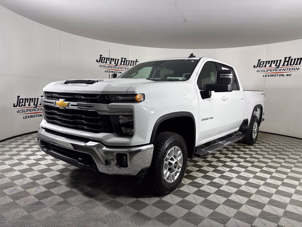 Used 2025 Chevrolet Silverado 2500 LT w/ Convenience Package AWD/4WD image 1
