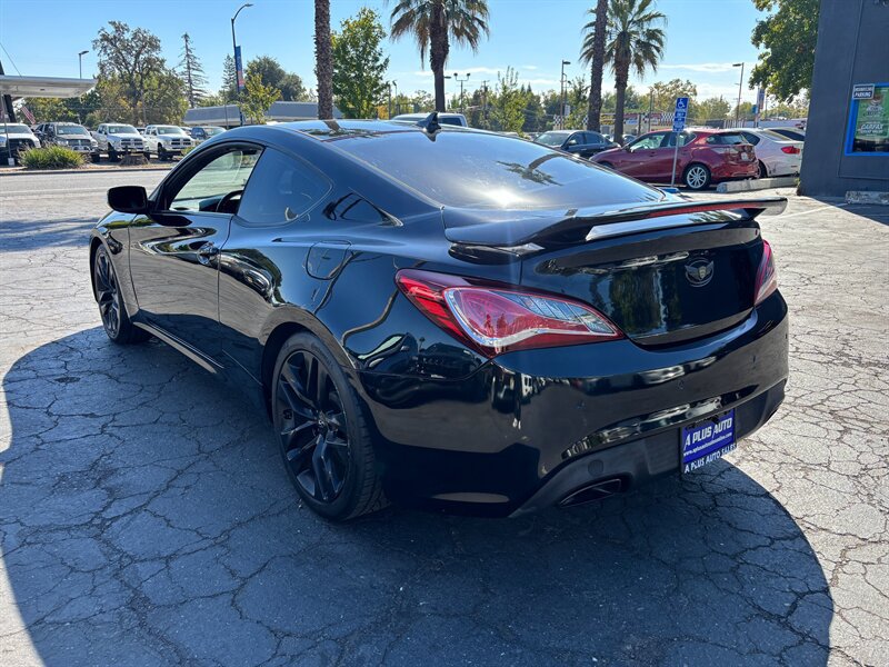 Used 2015 Hyundai Genesis 3.8 RWD image 5