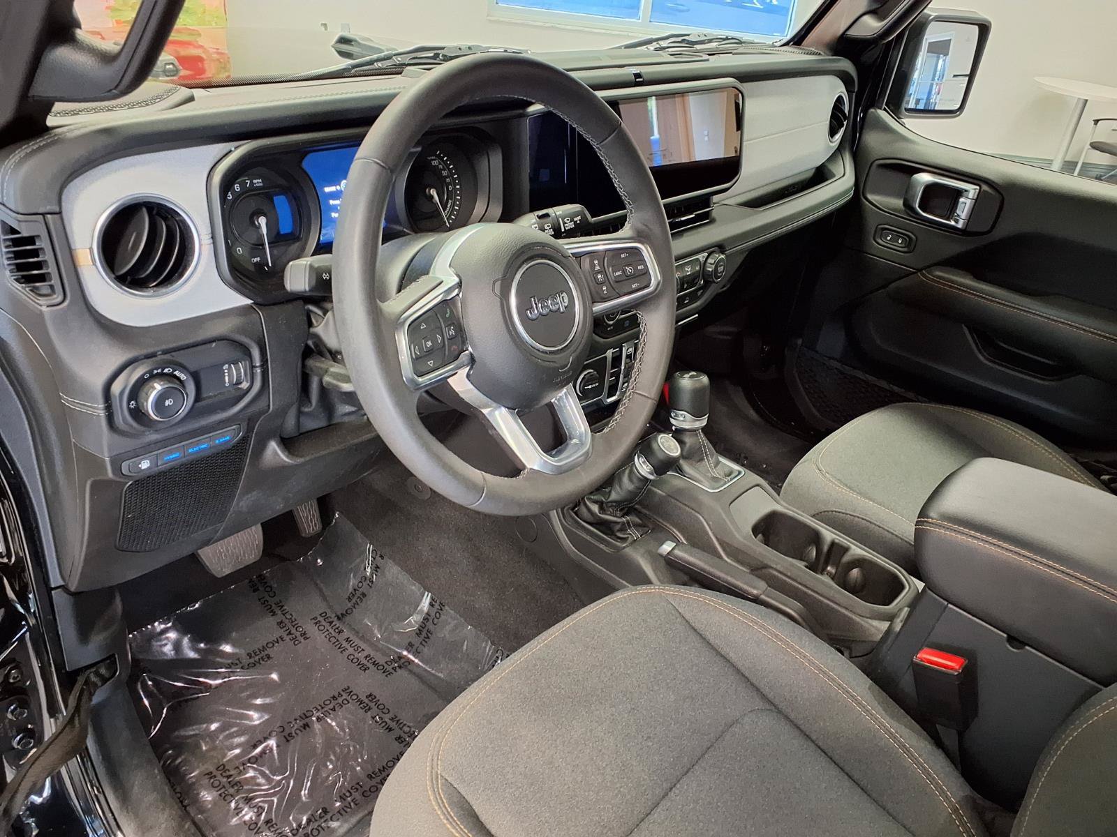 Used 2025 Jeep Wrangler Unlimited Sahara w/ Safety Group AWD/4WD image 20