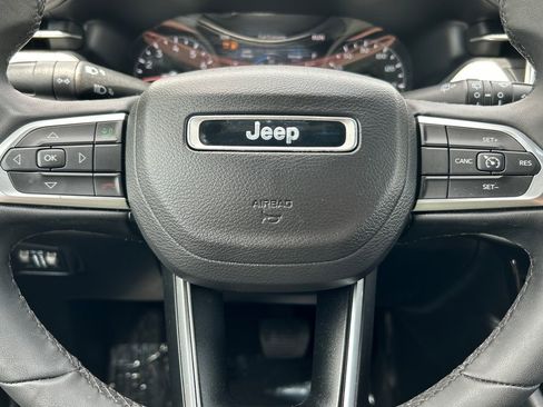 Used 2024 Jeep Compass Latitude AWD/4WD image 9
